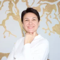 Oksana anrufen WhatsApp Chat öffnen