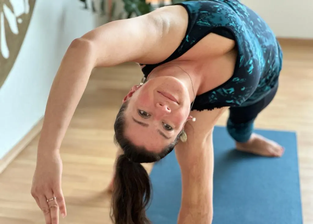 Yoga mit akrobatischen Elementen
